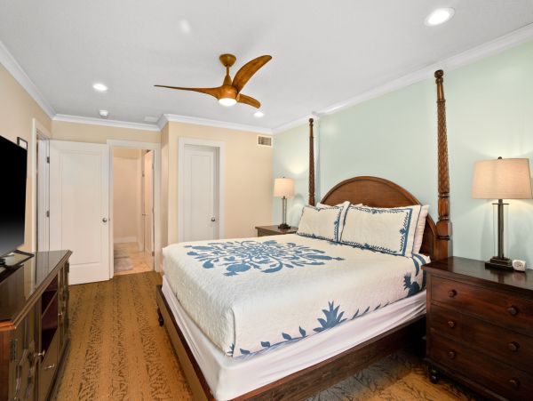 Gorgeous Vacaion Rental with 5 Bedrooms & Great Amenities