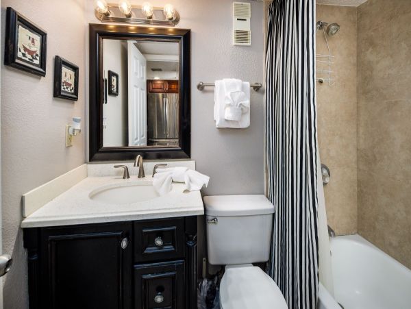 Charming Vacation Rental with 2 Bedrooms & Full Ocean Views