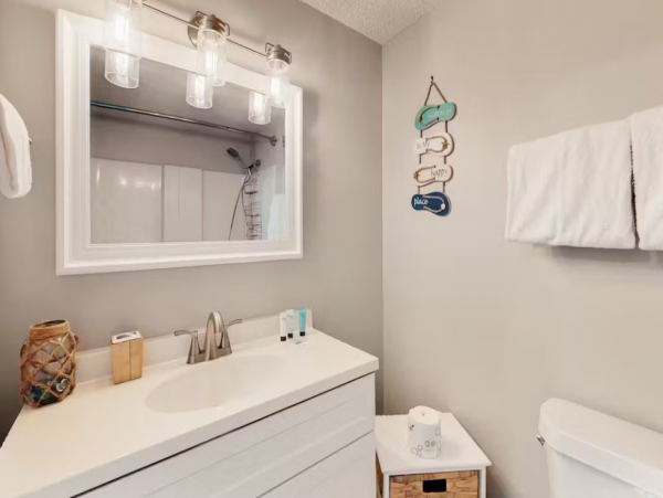 2-Bedroom Okaloosa Island Townhouse with Pool Access