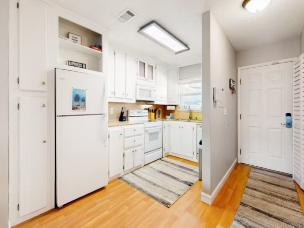 2-Bedroom Okaloosa Island Townhouse with Pool Access