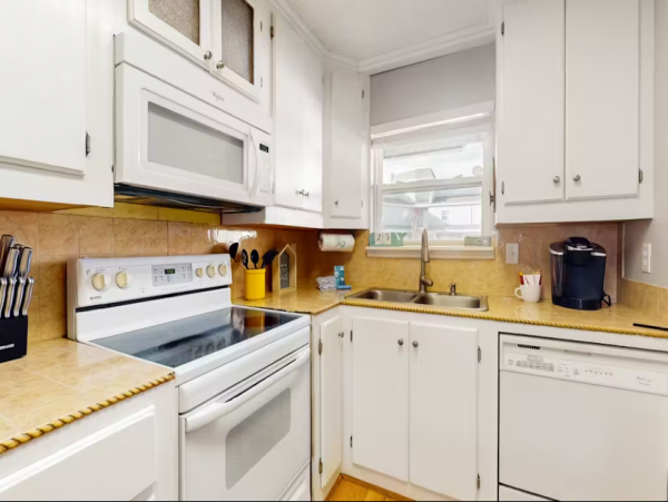 2-Bedroom Okaloosa Island Townhouse with Pool Access