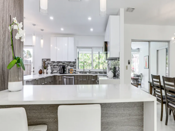 Perfect Coastal Getaway with 3 Bedrooms & Pool