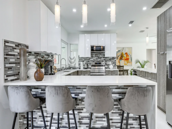 Perfect Coastal Getaway with 3 Bedrooms & Pool