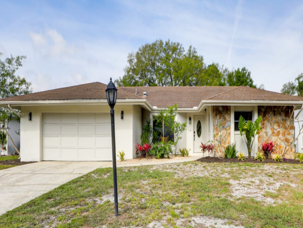 Perfect Coastal Getaway with 3 Bedrooms & Pool