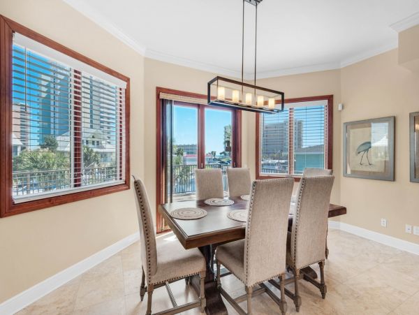 Beautiful Vacation Rental in Pensacola Beach