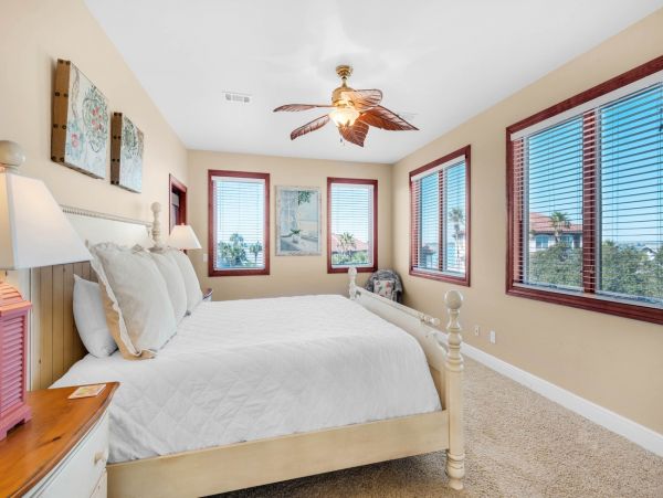 Beautiful Vacation Rental in Pensacola Beach
