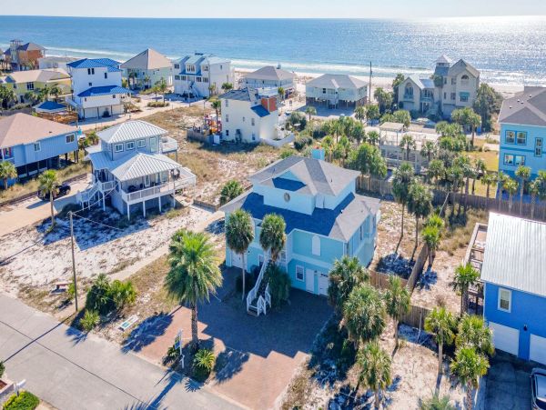 Five Bedroom Vacation Rental in Pensacola Beach
