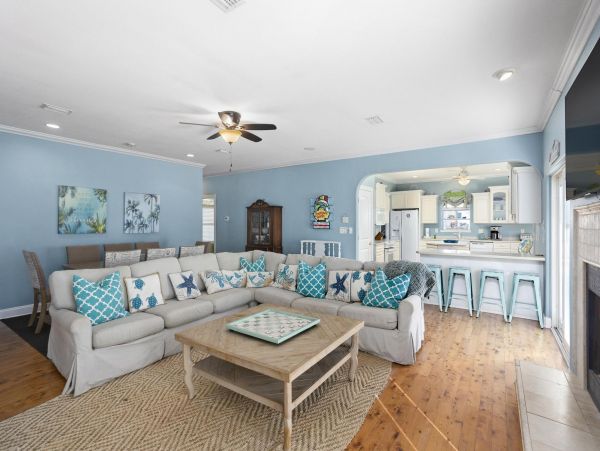Five Bedroom Vacation Rental in Pensacola Beach