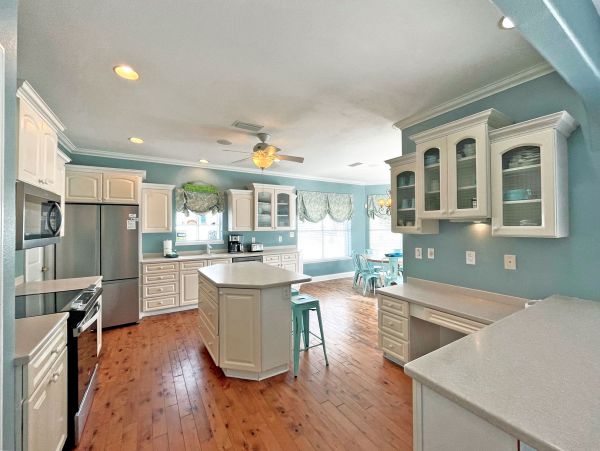 Five Bedroom Vacation Rental in Pensacola Beach
