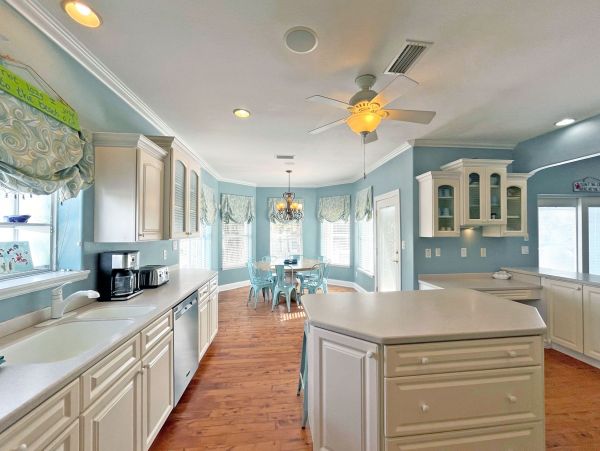 Five Bedroom Vacation Rental in Pensacola Beach