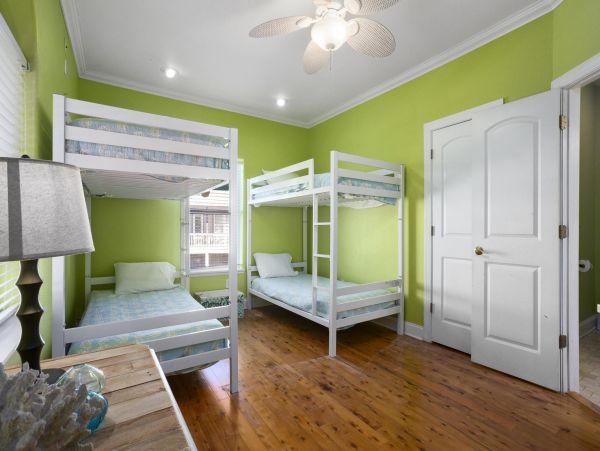Five Bedroom Vacation Rental in Pensacola Beach