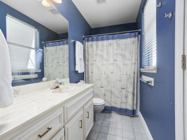 Five Bedroom Vacation Rental in Pensacola Beach