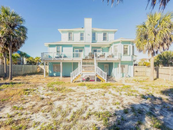 Five Bedroom Vacation Rental in Pensacola Beach