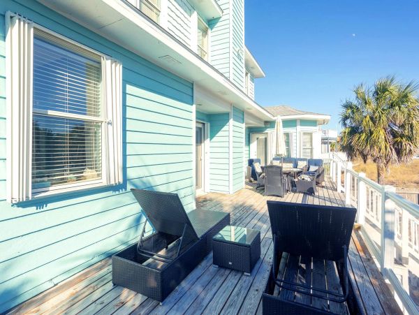 Five Bedroom Vacation Rental in Pensacola Beach