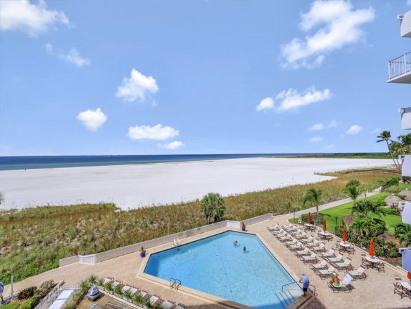 Marco Island Vacation Rental: Beachfront Luxury Awaits