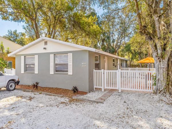 Lovely Duplex with 2 Bedrooms in Sarasota
