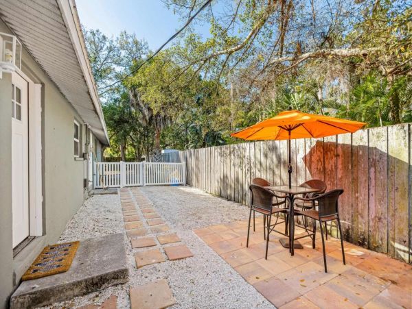 Lovely Duplex with 2 Bedrooms in Sarasota