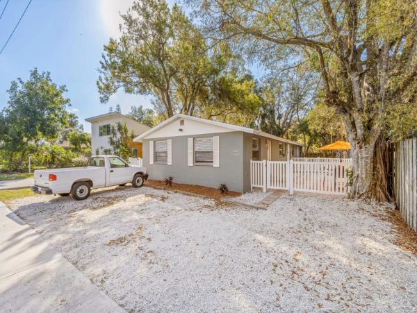 Lovely Duplex with 2 Bedrooms in Sarasota