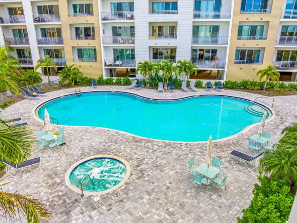 Waterfront Luxury Sarasota Condo with Gulf Access