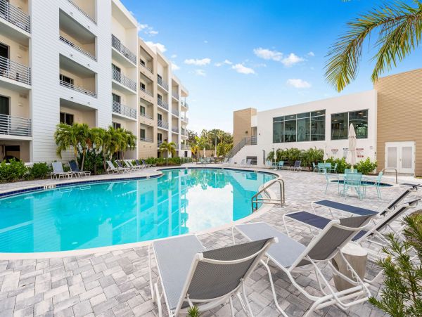 Waterfront Luxury Sarasota Condo with Gulf Access