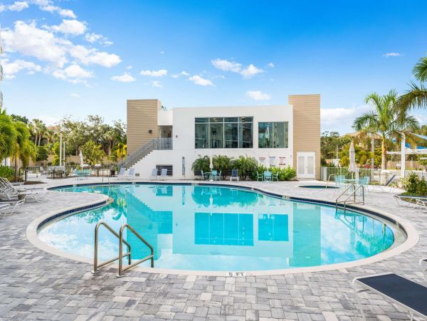 Waterfront Luxury Sarasota Condo with Gulf Access