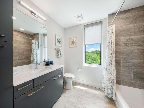 Waterfront Luxury Sarasota Condo with Gulf Access