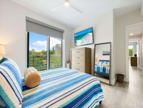 Waterfront Luxury Sarasota Condo with Gulf Access