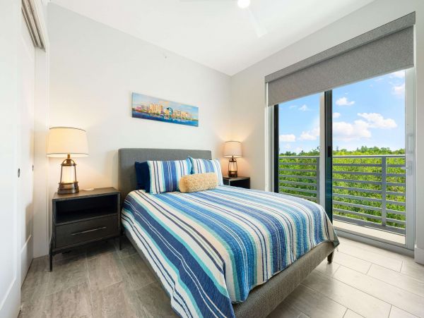 Waterfront Luxury Sarasota Condo with Gulf Access