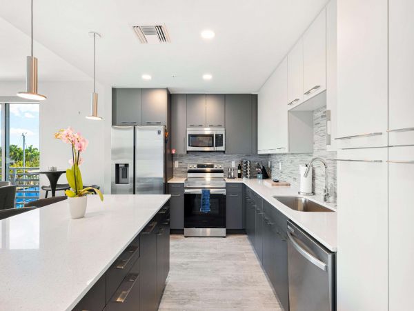 Waterfront Luxury Sarasota Condo with Gulf Access