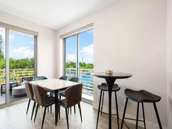Waterfront Luxury Sarasota Condo with Gulf Access