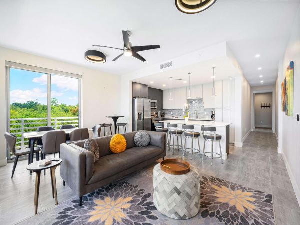Waterfront Luxury Sarasota Condo with Gulf Access