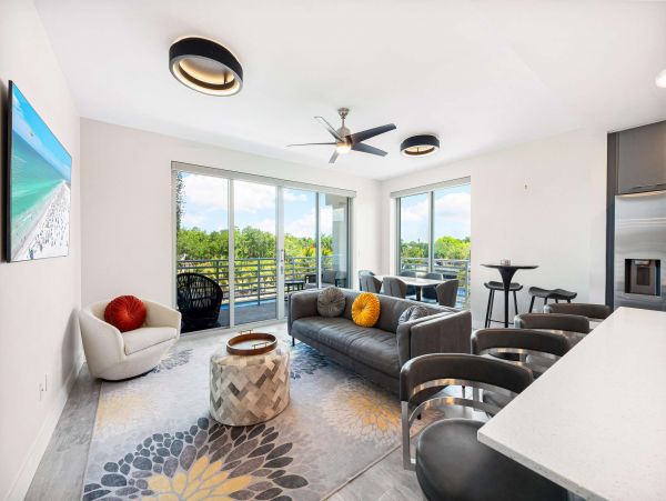 Waterfront Luxury Sarasota Condo with Gulf Access