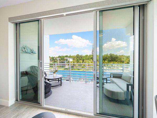 Waterfront Luxury Sarasota Condo with Gulf Access
