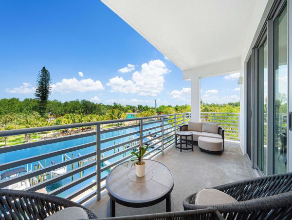 Waterfront Luxury Sarasota Condo with Gulf Access