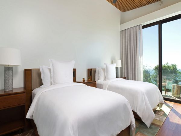 Guanacaste Luxury Villa: Stunning Views & Private Chef