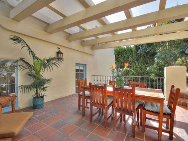 Santa Barbara Vacation Rental: Luxury Stay with Steps to Beach