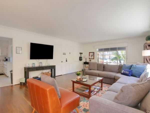Santa Barbara Vacation Rental: Luxury Stay with Steps to Beach