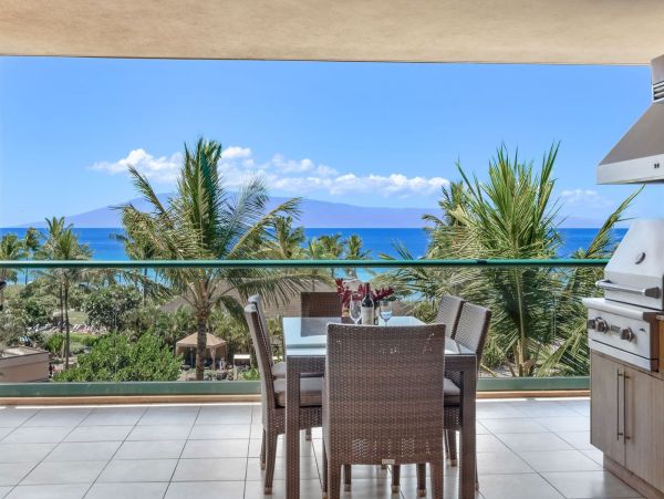 3 Adjacent Residences with 6 Bedrooms & Ocean Views