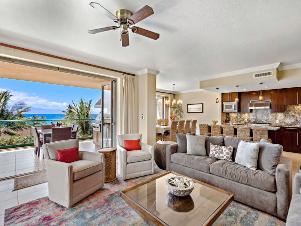 3 Adjacent Residences with 6 Bedrooms & Ocean Views