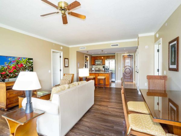 3 Adjacent Residences with 6 Bedrooms & Ocean Views