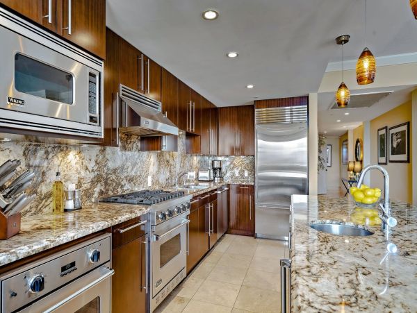 3 Adjacent Residences with 6 Bedrooms & Ocean Views