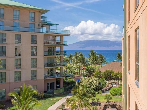 3 Adjacent Residences with 6 Bedrooms & Ocean Views