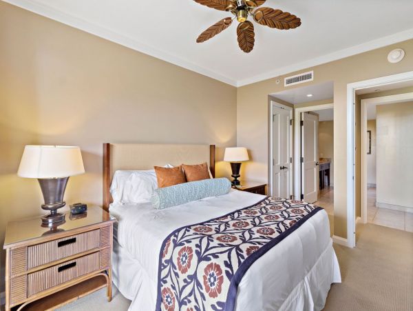 3 Adjacent Residences with 6 Bedrooms & Ocean Views