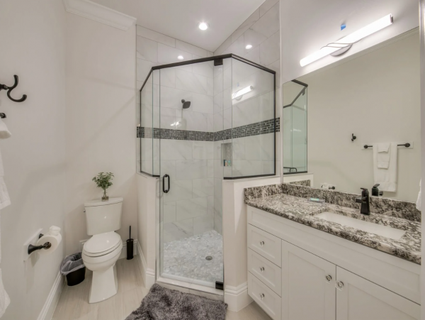 Stunning Luxury Accommodation for 28 Guests in Fort Myers