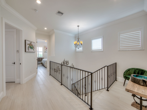 Stunning Luxury Accommodation for 28 Guests in Fort Myers
