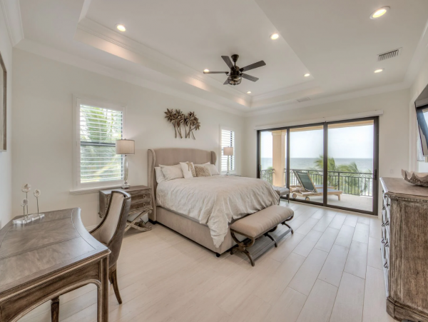 Stunning Luxury Accommodation for 28 Guests in Fort Myers