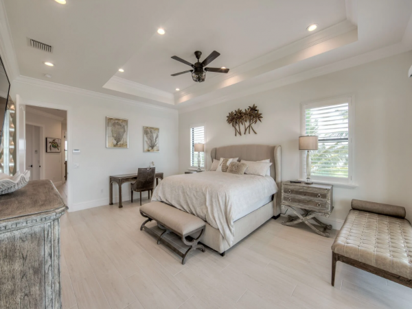 Stunning Luxury Accommodation for 28 Guests in Fort Myers