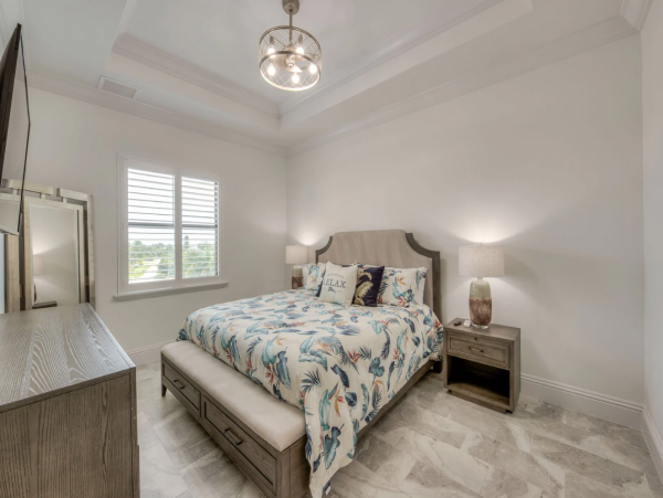Stunning Luxury Accommodation for 28 Guests in Fort Myers