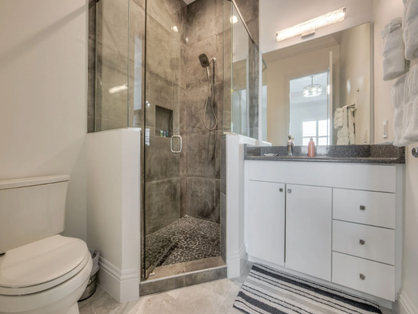 Stunning Luxury Accommodation for 28 Guests in Fort Myers