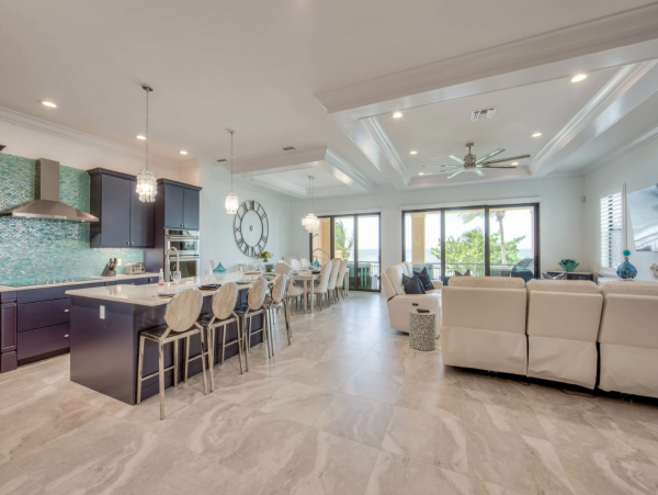 Stunning Luxury Accommodation for 28 Guests in Fort Myers